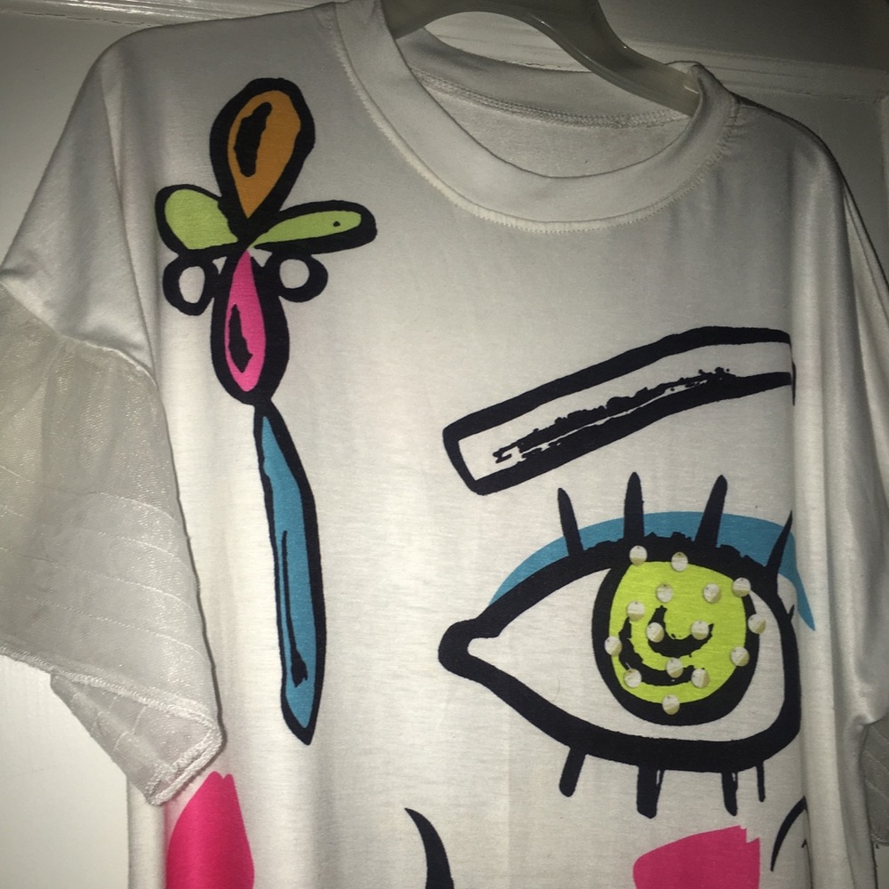 White Lipstick & Eyelash T-Shirt dress